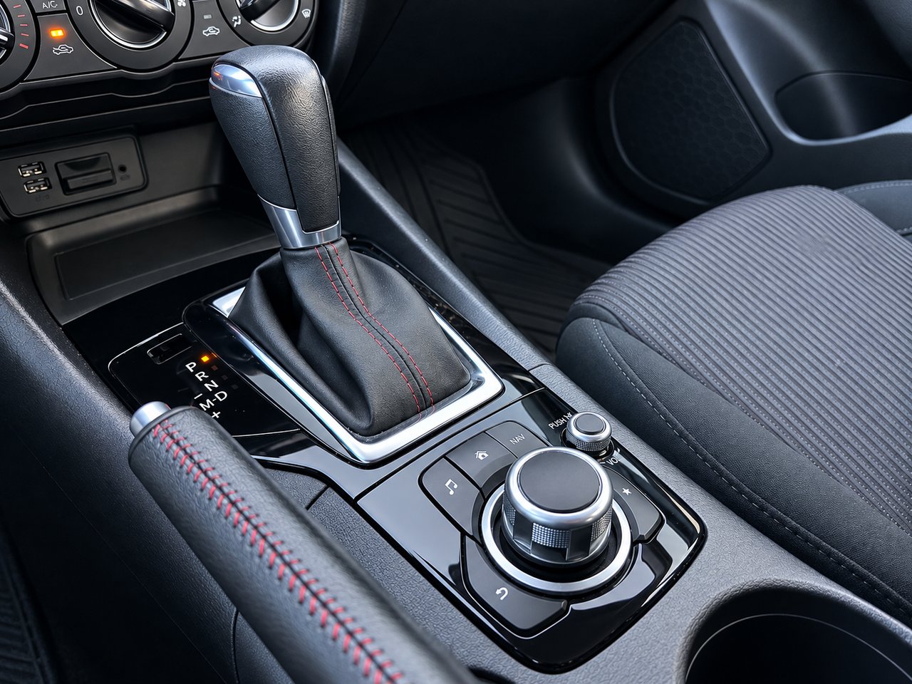 2016 Mazda 3 SPORT GS White Châteauguay - photo #9