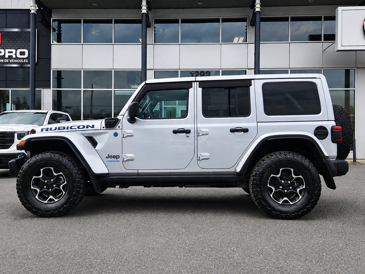 2022 Jeep Wrangler 4xe RUBICON Silver Granby - photo #2