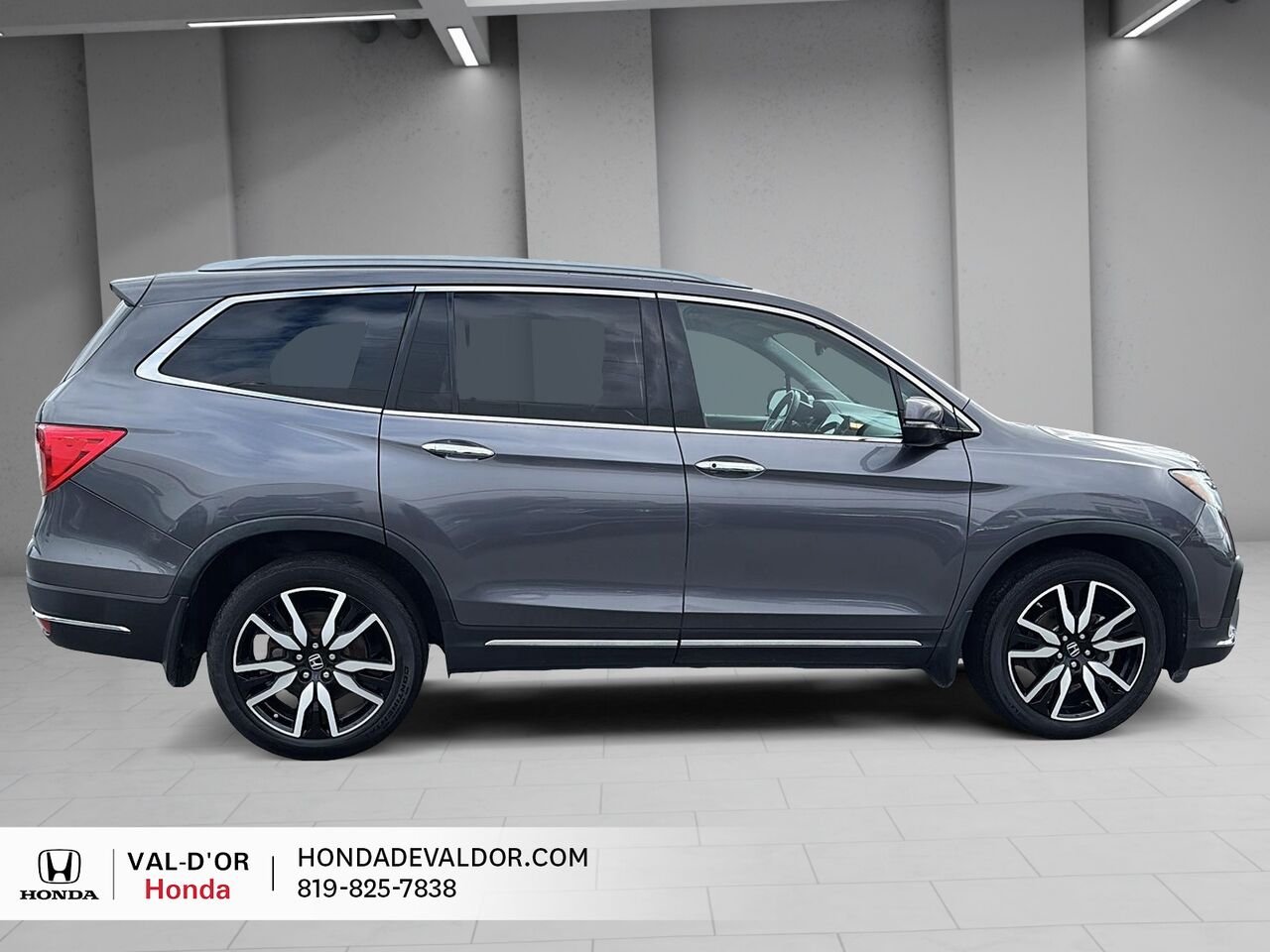 2019 Honda Pilot Touring 8 places AWD Grey Val-d'Or - photo #4