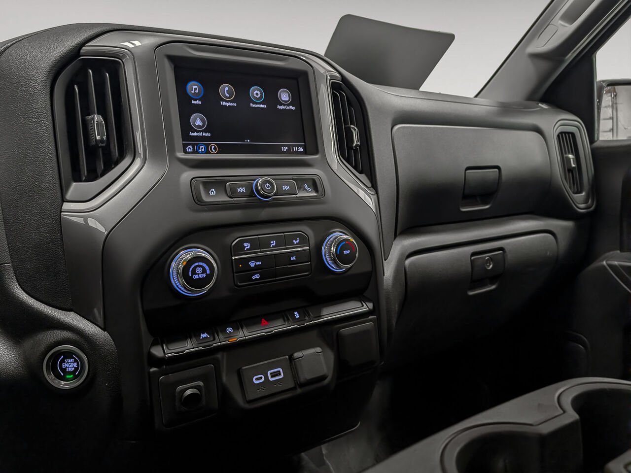GMC Sierra 1500 Pro 4WD Crew Cab 6 Places 2023 Rouge Sherbrooke - photo #8