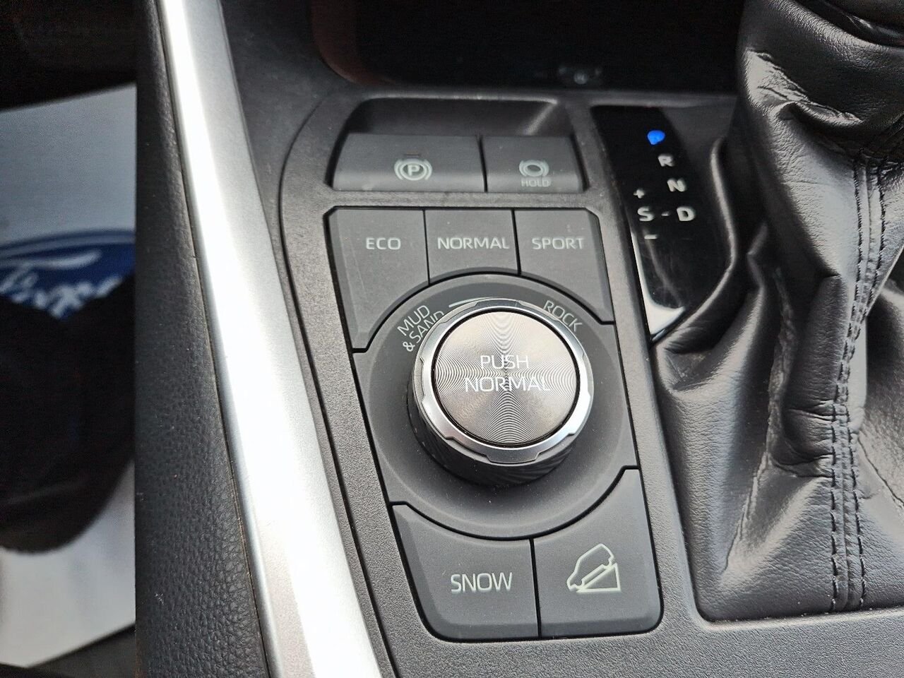 2019 Toyota RAV4 White Saint-Jérôme - photo #11