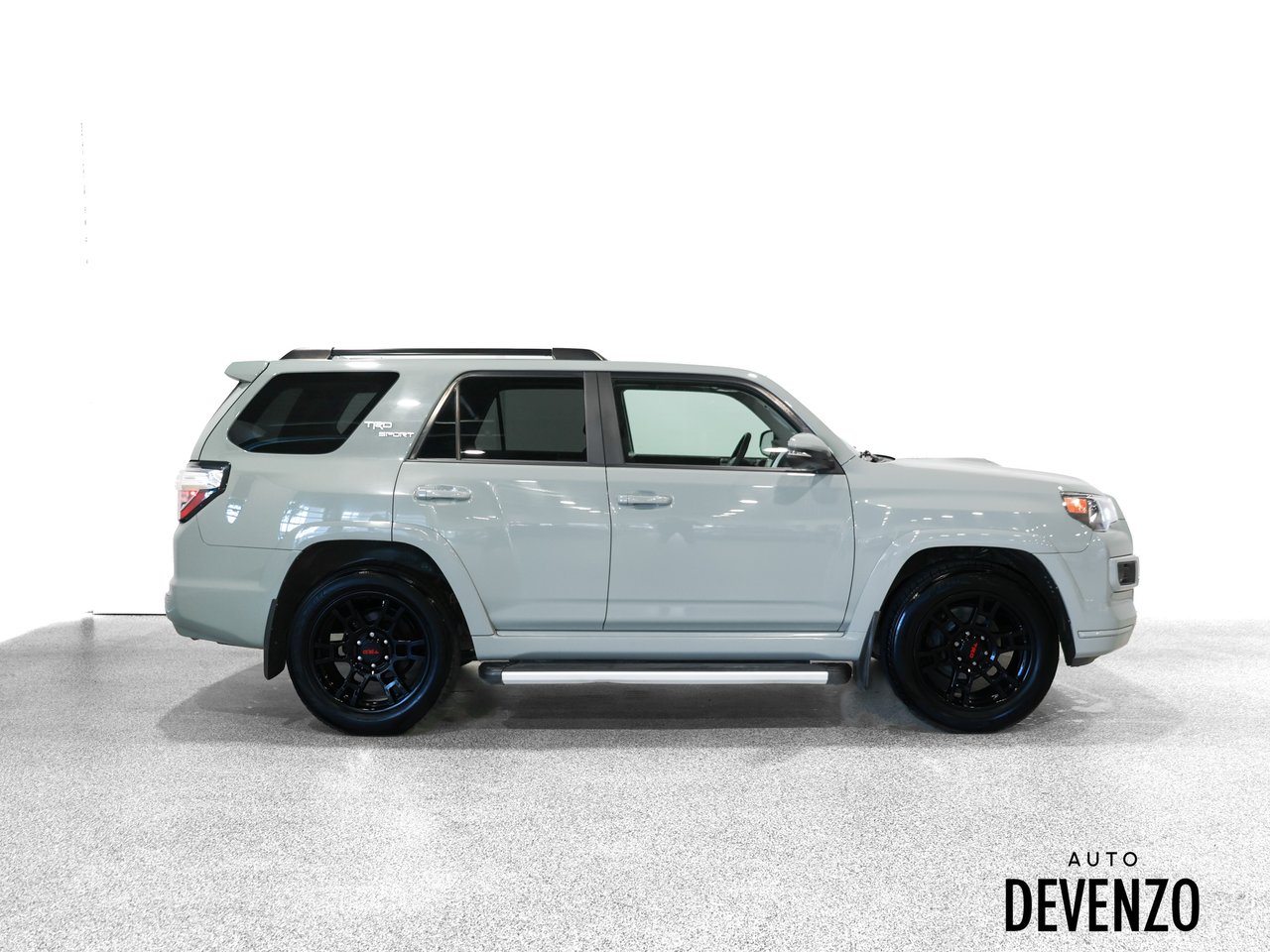 2022 Toyota 4Runner Grey Saint-Eustache - photo #2
