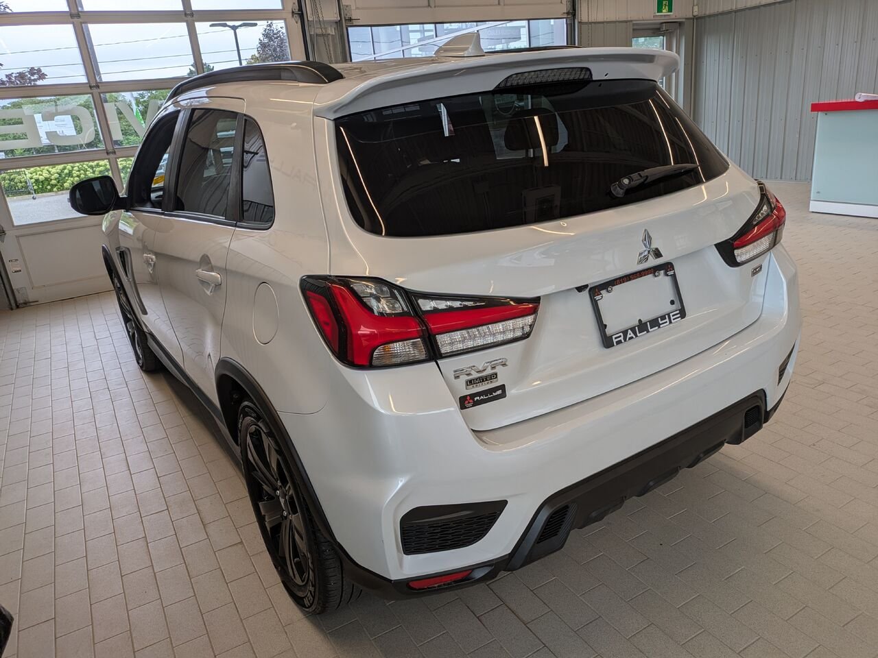 2022 Mitsubishi RVR White Gatineau - photo #18