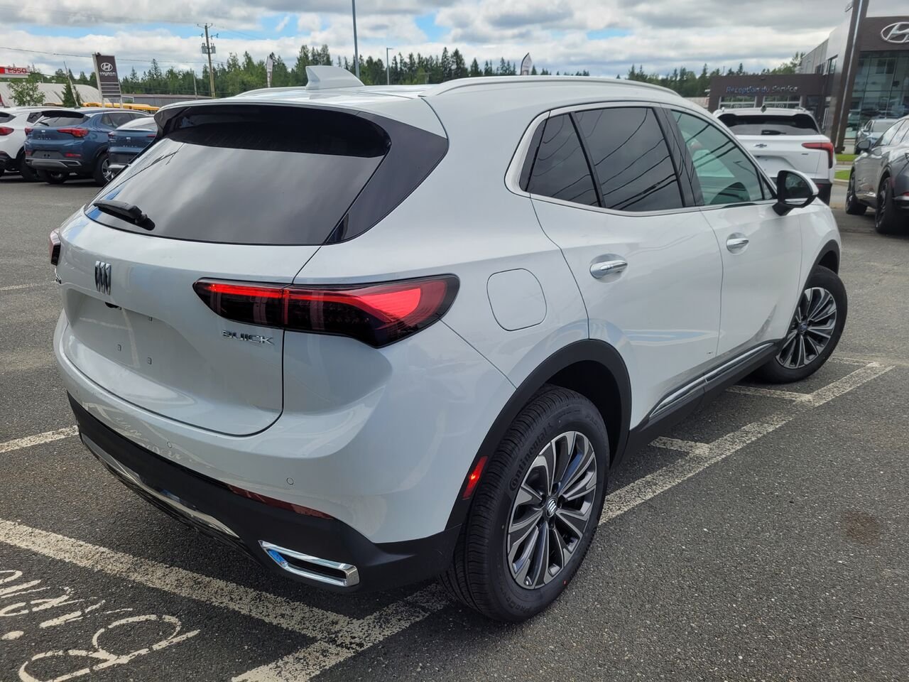 Buick Envision Privilégiée 4 portes TI 2026 Blanc irisé triple couche Thetford Mines - photo #2