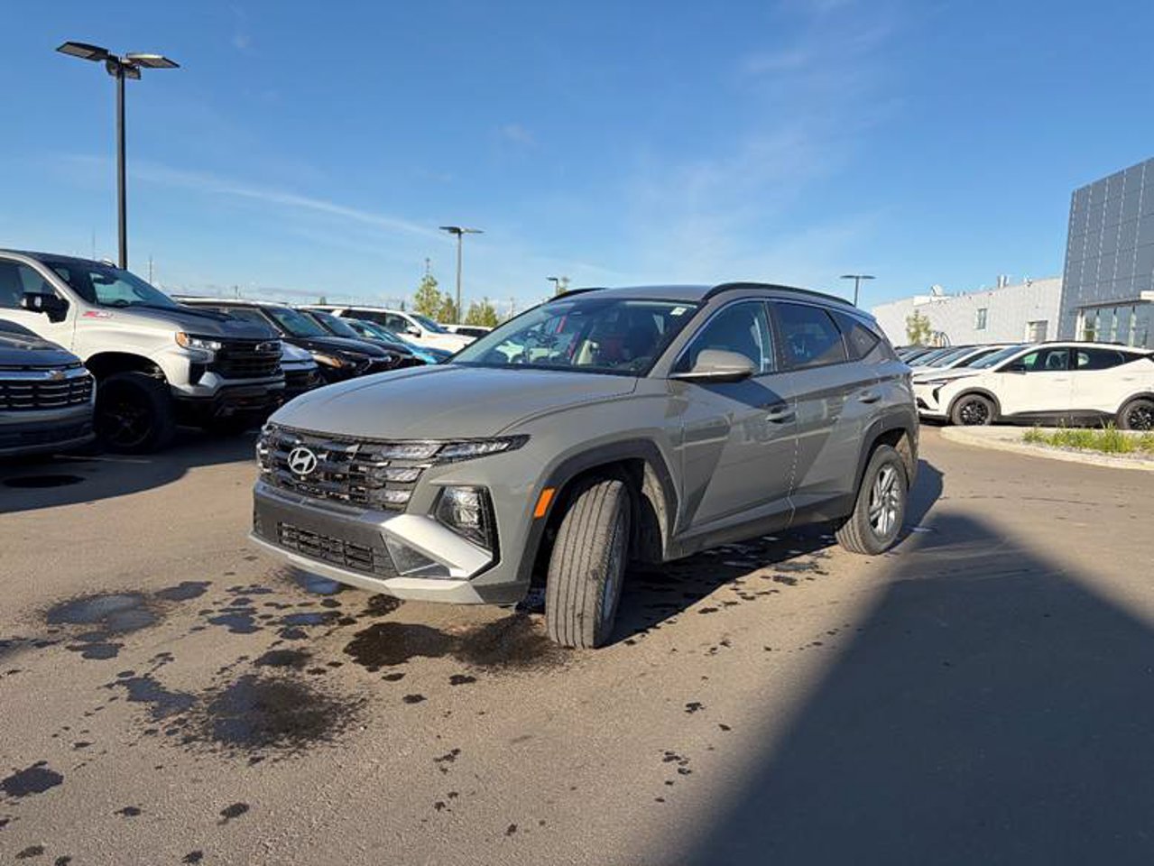 2025 Hyundai Tucson Preferred AWD Grey Sherwood Park - photo #2