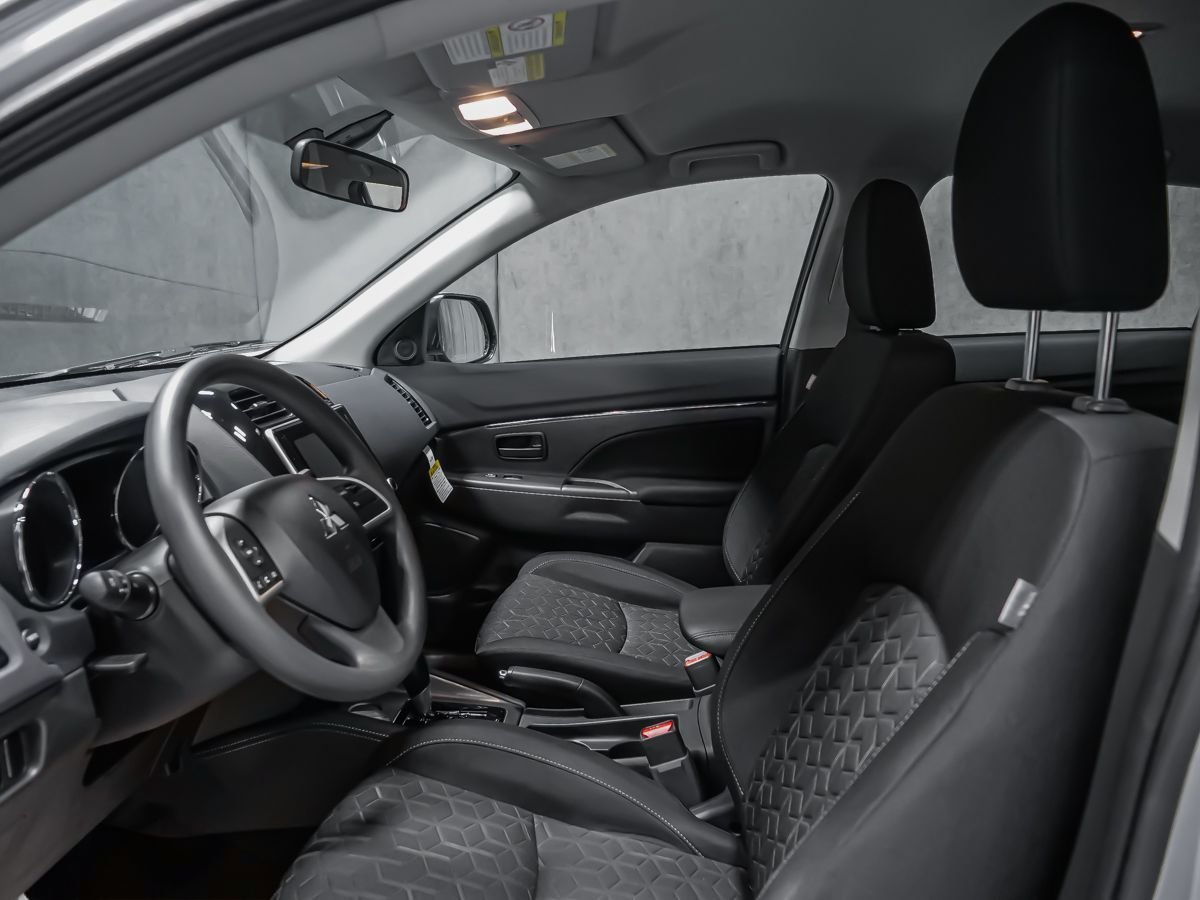 2026 Mitsubishi RVR SE White Diamond Montreal - photo #6