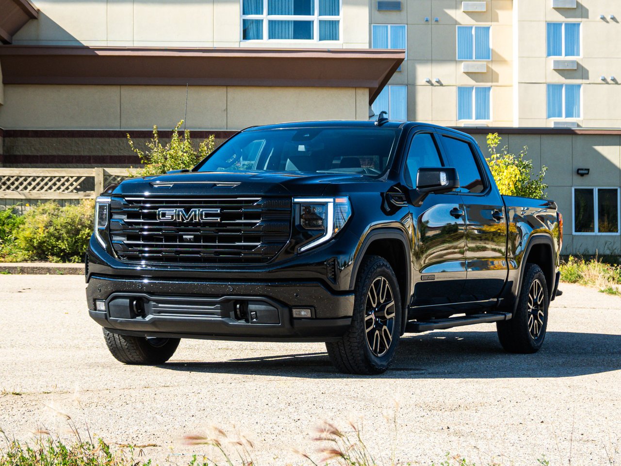 2026 GMC Sierra 1500 4WD Crew Cab 147 Elevation Black Sherwood Park - photo #3