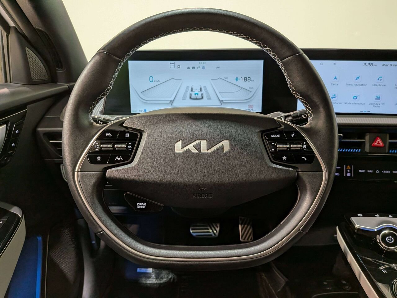 2024 Kia EV6 Land w/GT-Line Pkg 1 AWD White Val-David - photo #15