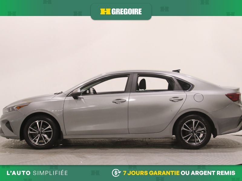 2022 Kia Forte Silver Blainville - photo #4