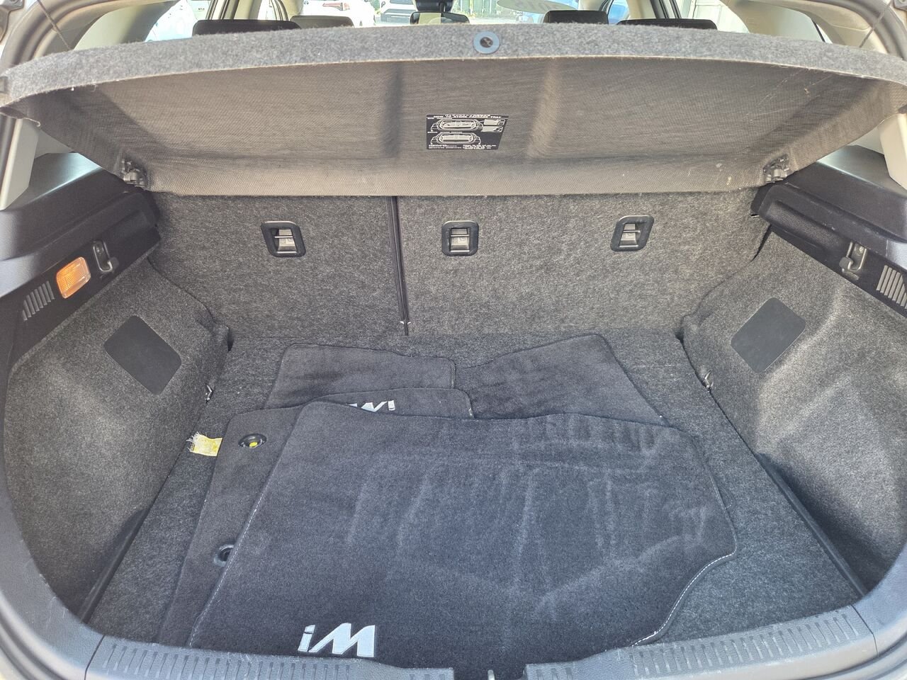 2018 Toyota COROLLA IM Silver Mont-Laurier - photo #6