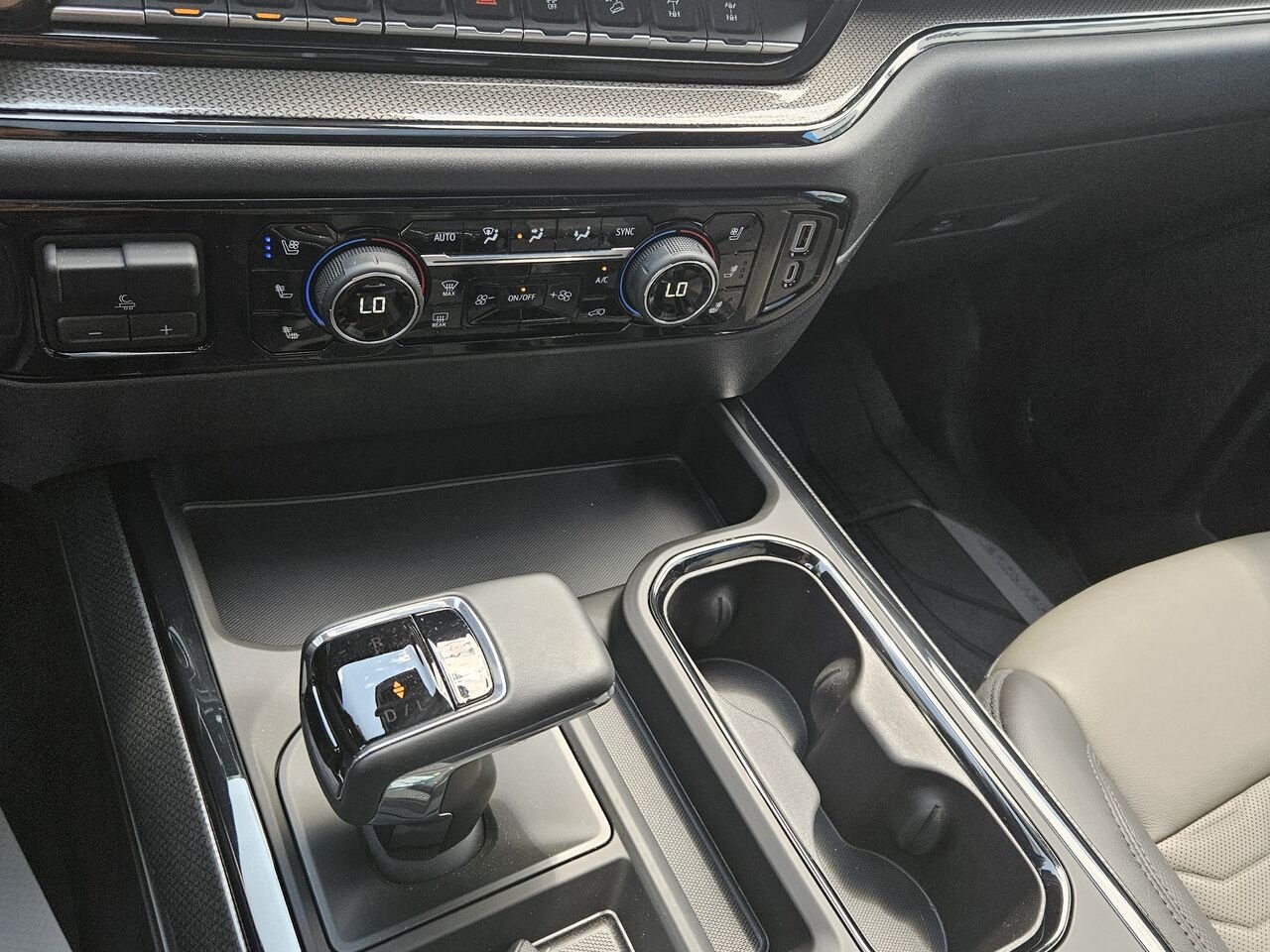 2026 Chevrolet Silverado 1500 ZR2 cabine multiplace 4RM 147 po Red Thetford Mines - photo #11