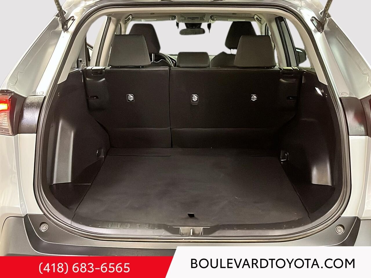 Toyota RAV4 99635A-107 | LE, HYBRIDE 2023 Ciel argent métallisé Québec - photo #17