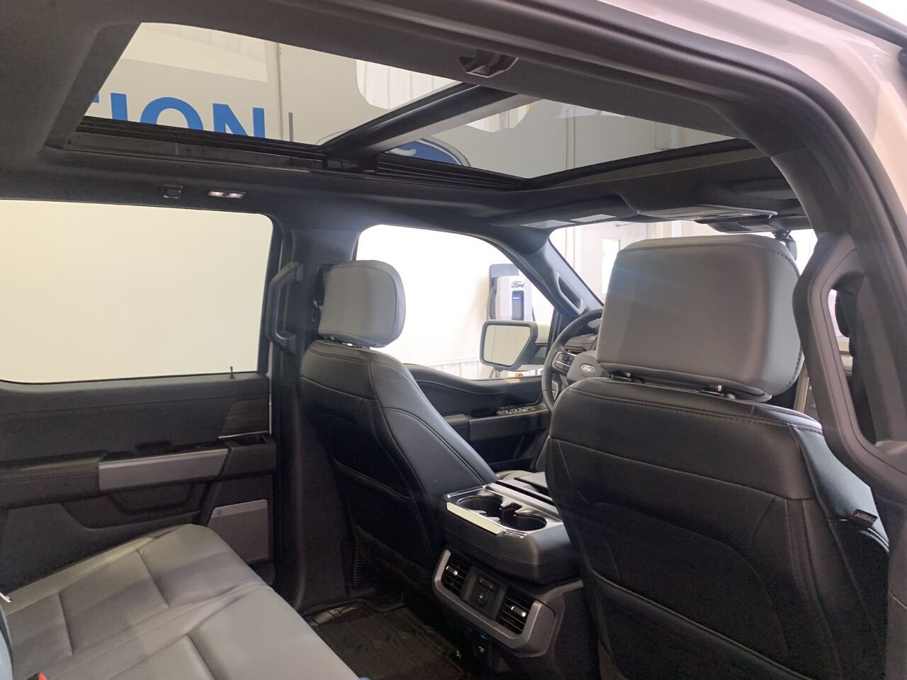 2025 Ford F-150 Lightning LIGHTNING LARIAT CREW CAB White Châteauguay - photo #7