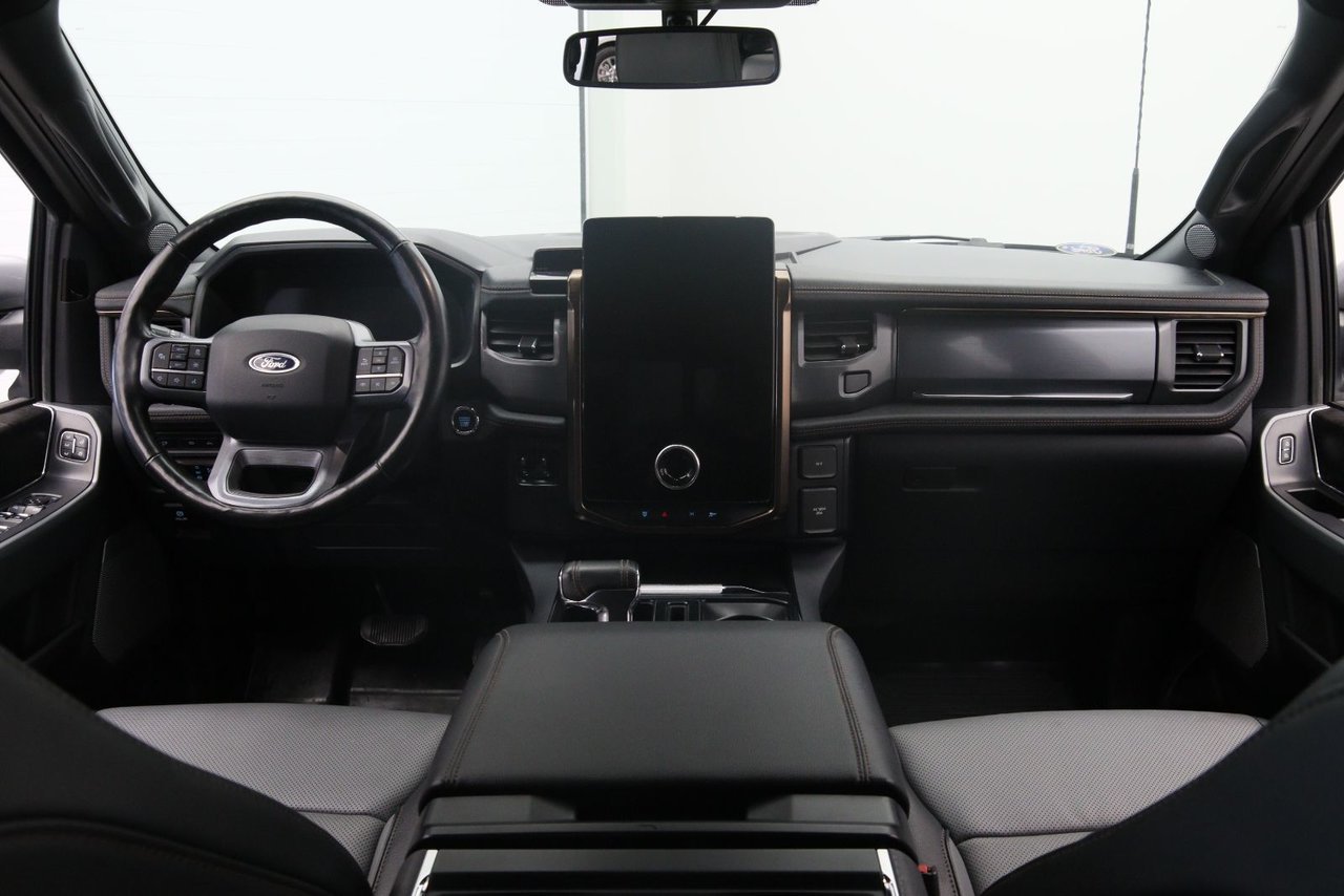 2023 Ford F-150 Lightning Black Baie-Comeau - photo #9