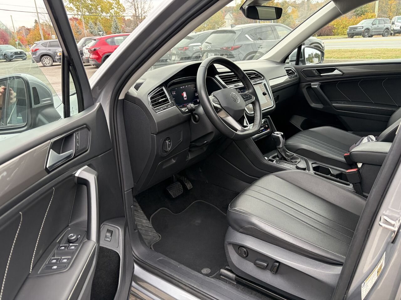 2024 VOLKSWAGEN TIGUAN SE/WOLFSBURG Comfortline 4MOTION Grey Montmagny - photo #11