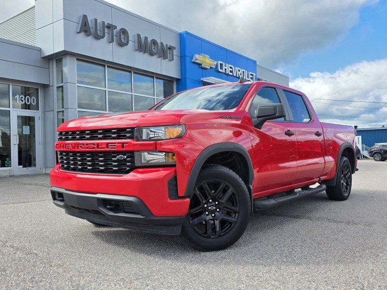 Chevrolet Silverado 1500 Custom 4X4 2022 Rouge