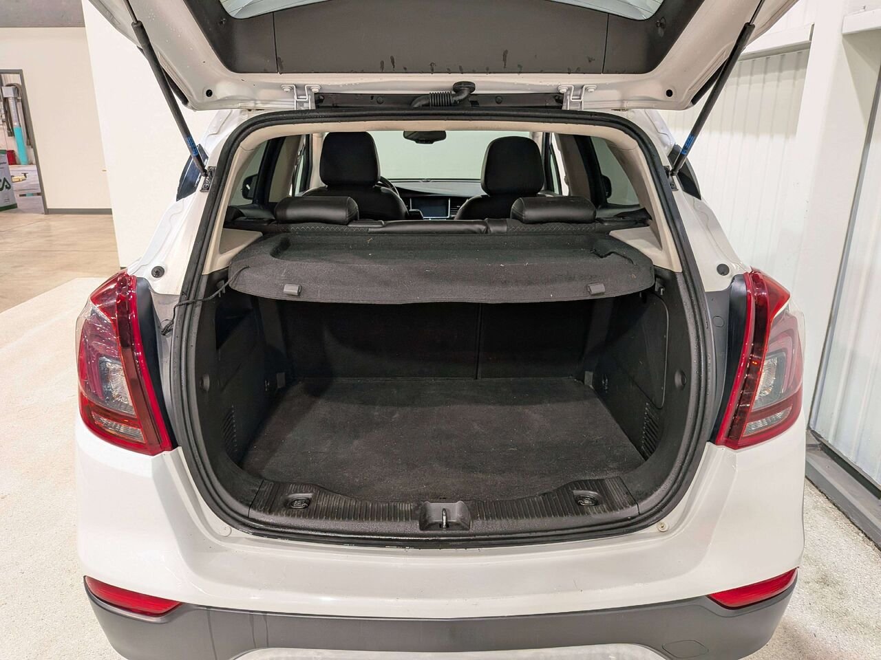 Buick Encore FWD 4dr Sport Touring 2017 Blanc Val-David - photo #8