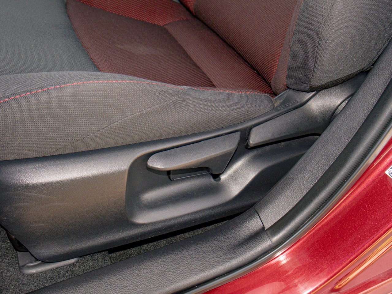 2024 Toyota Corolla SE CVT Red Sherwood Park - photo #17