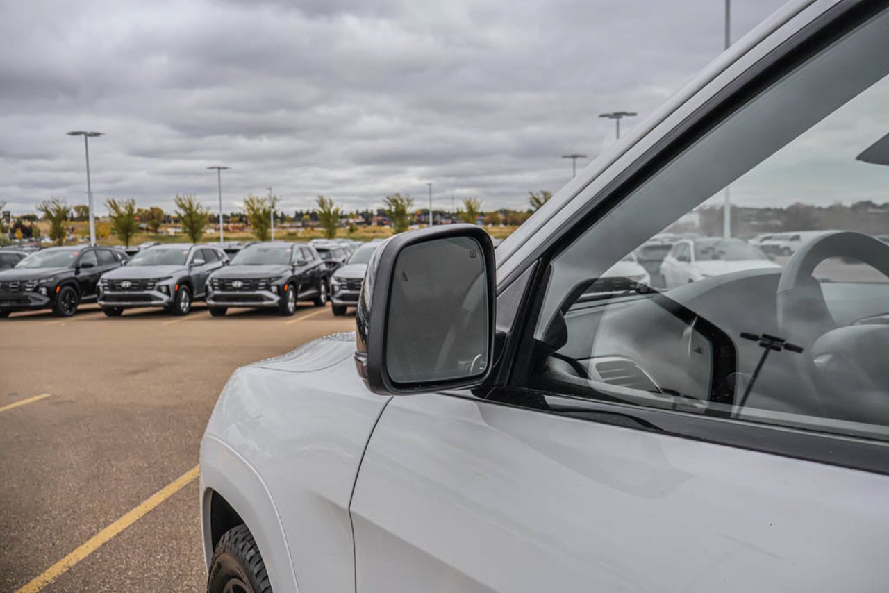 2021 Jeep Grand Cherokee Limited X 4x4 White Sherwood Park - photo #13