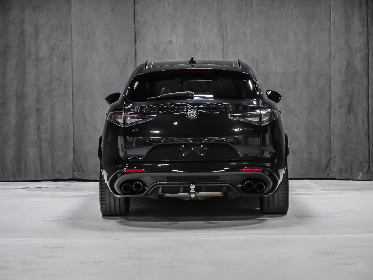 Alfa Romeo Stelvio QUADRIFOGLIO CARBONE 2024 Noir Montréal - photo #4