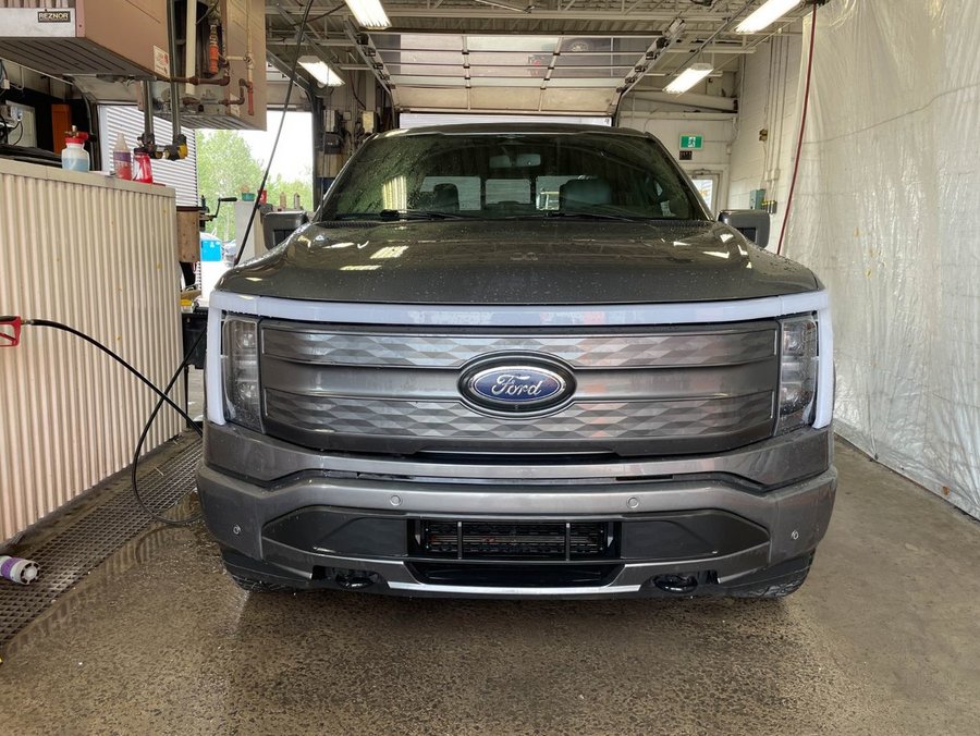 Ford F-150 Lightning LARIAT CREW 4X4 *CUIR* NAV *SIEGES VENTIL* CAM 360 2023 Gris