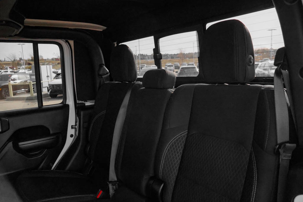 2021 Jeep Gladiator Sport 80th Anniversary 4x4 *Ltd Avail* White Sherwood Park - photo #27