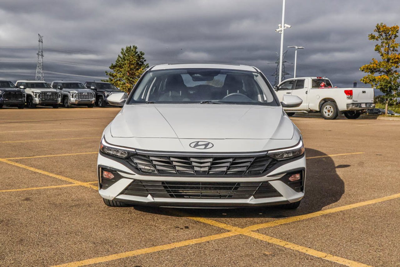 2025 Hyundai Elantra Preferred IVT w/Tech Pkg White Sherwood Park - photo #2