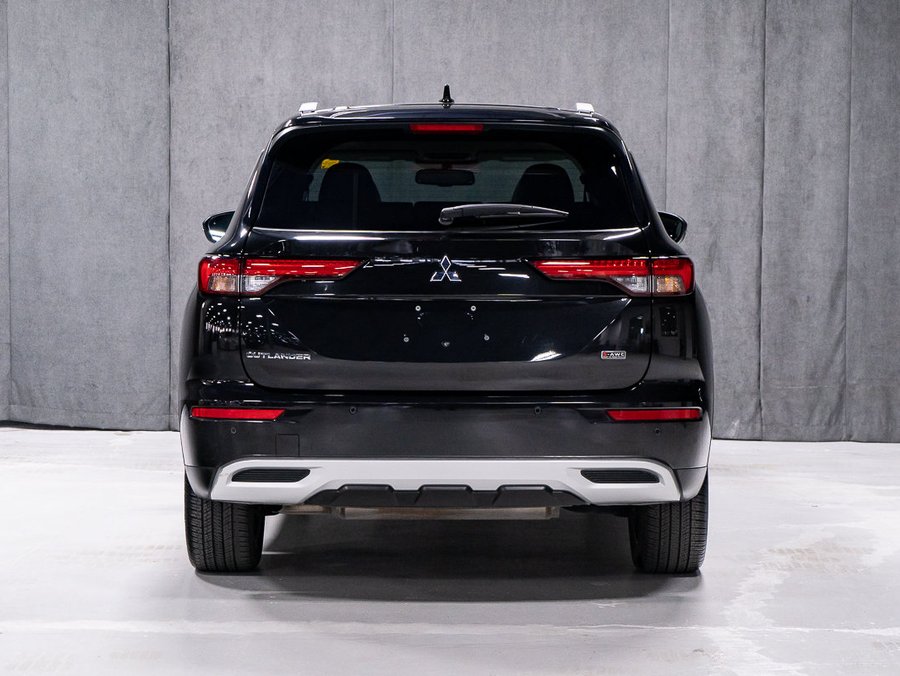 2023 Mitsubishi Outlander SE Black
