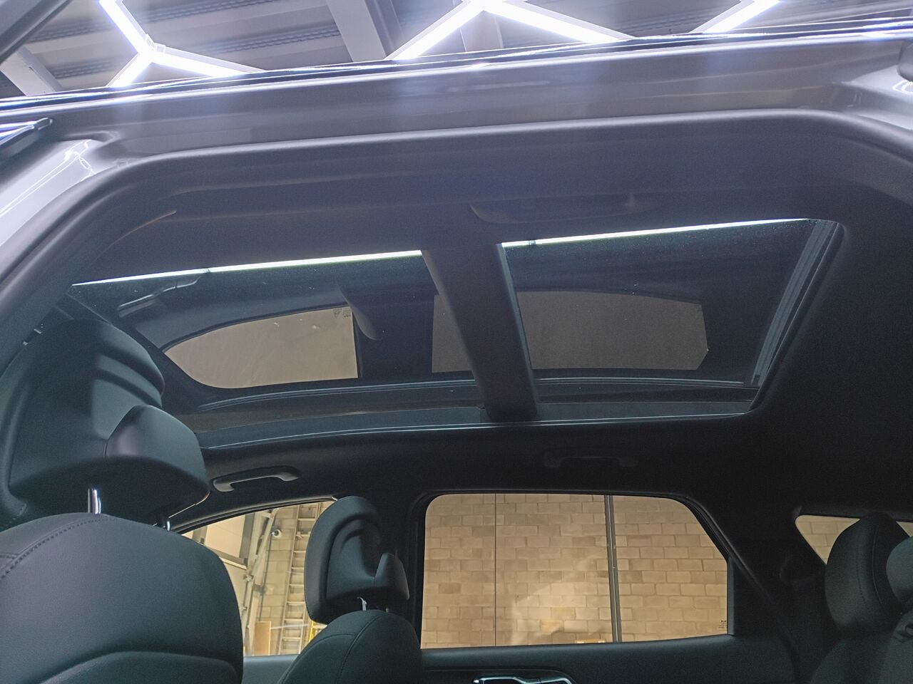 2025 Kia Sportage Grey Blainville - photo #16