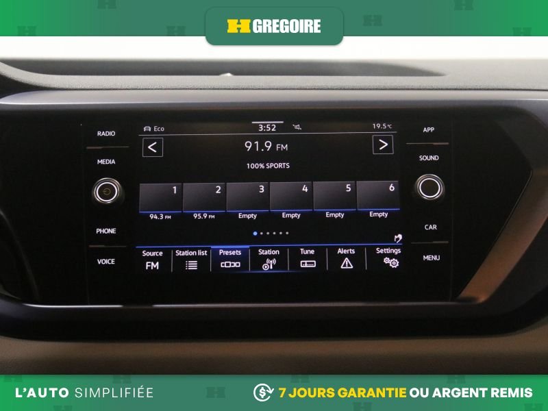 2022 Volkswagen Taos Grey Laval - photo #22