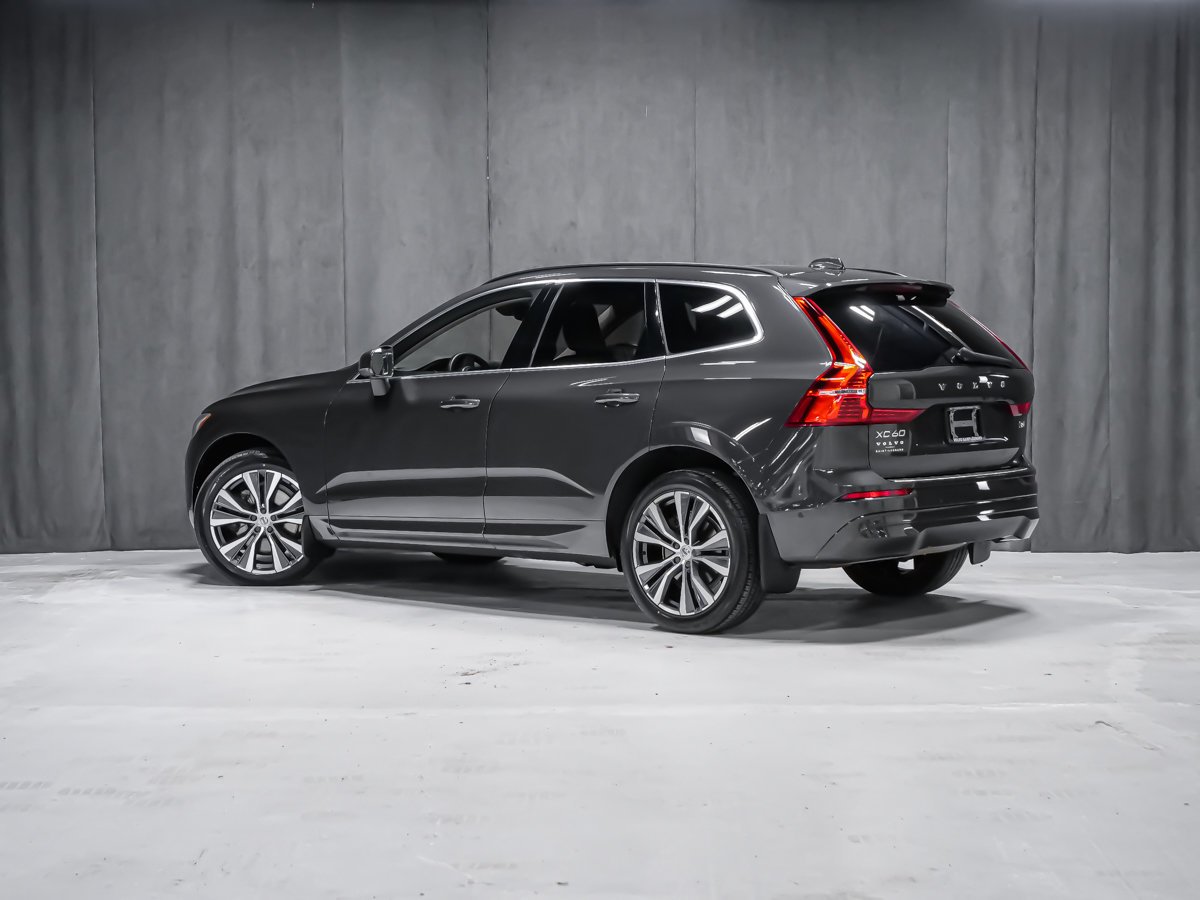 2022 Volvo XC60 B6 MOMENTUM Grey Montreal - photo #3