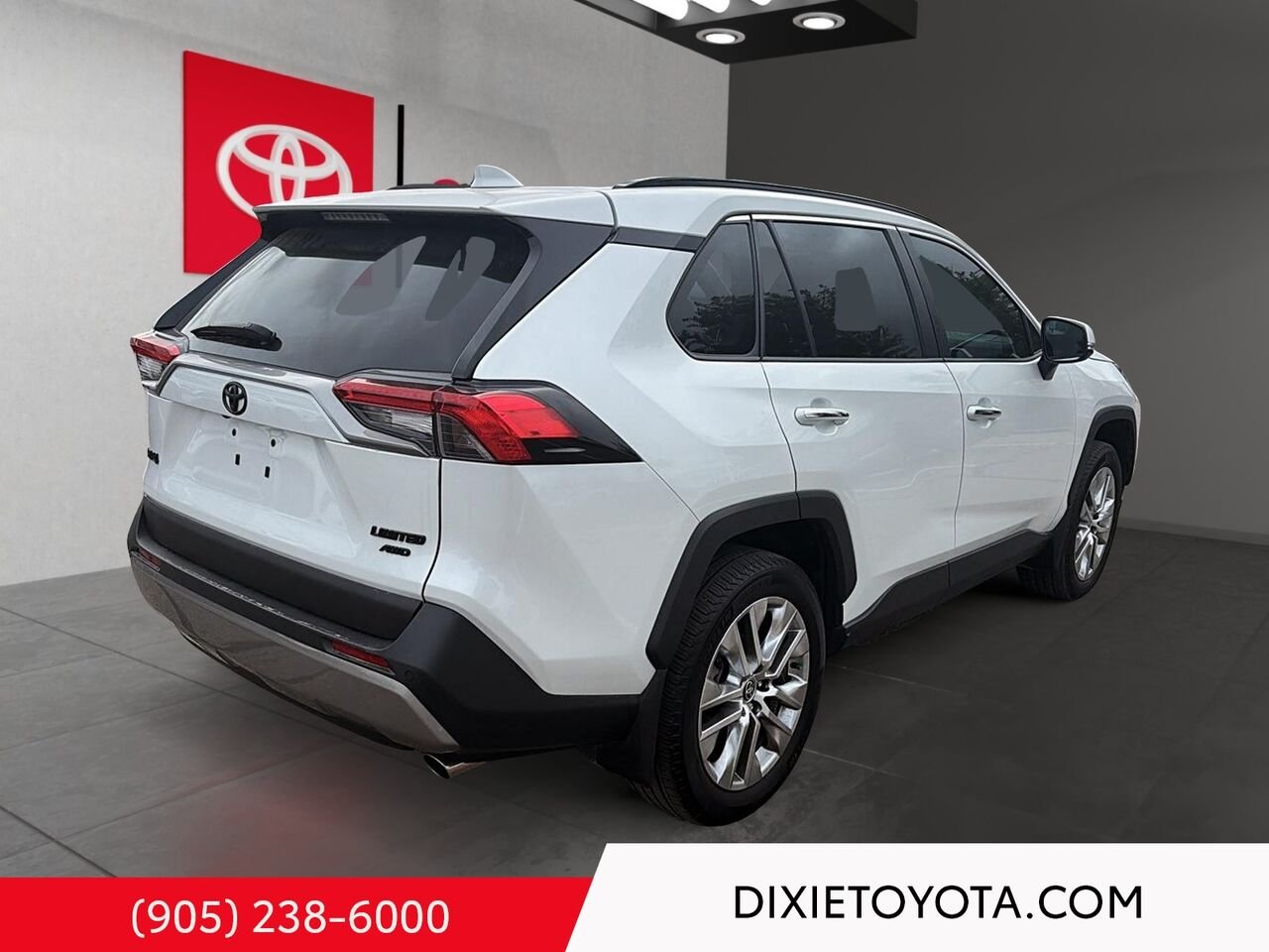 2024 Toyota RAV4 LIMITED AWD / CLEAN CARFAX / HEATED AND VENTILATED SEATS / MOONROOF / ALLOY WHEELS / CARPLAY AND ANDROID AUTO White Mississauga - photo #3
