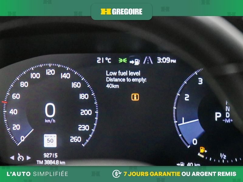2021 Volvo XC40 White Blainville - photo #22