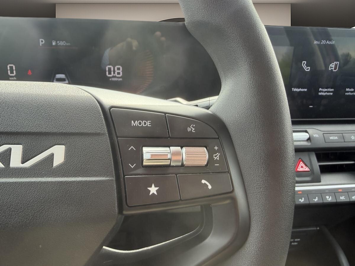 2025 Kia K4 Red  - photo #9