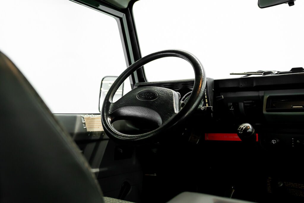 1997 Land Rover Defender Green Saint-Eustache - photo #12