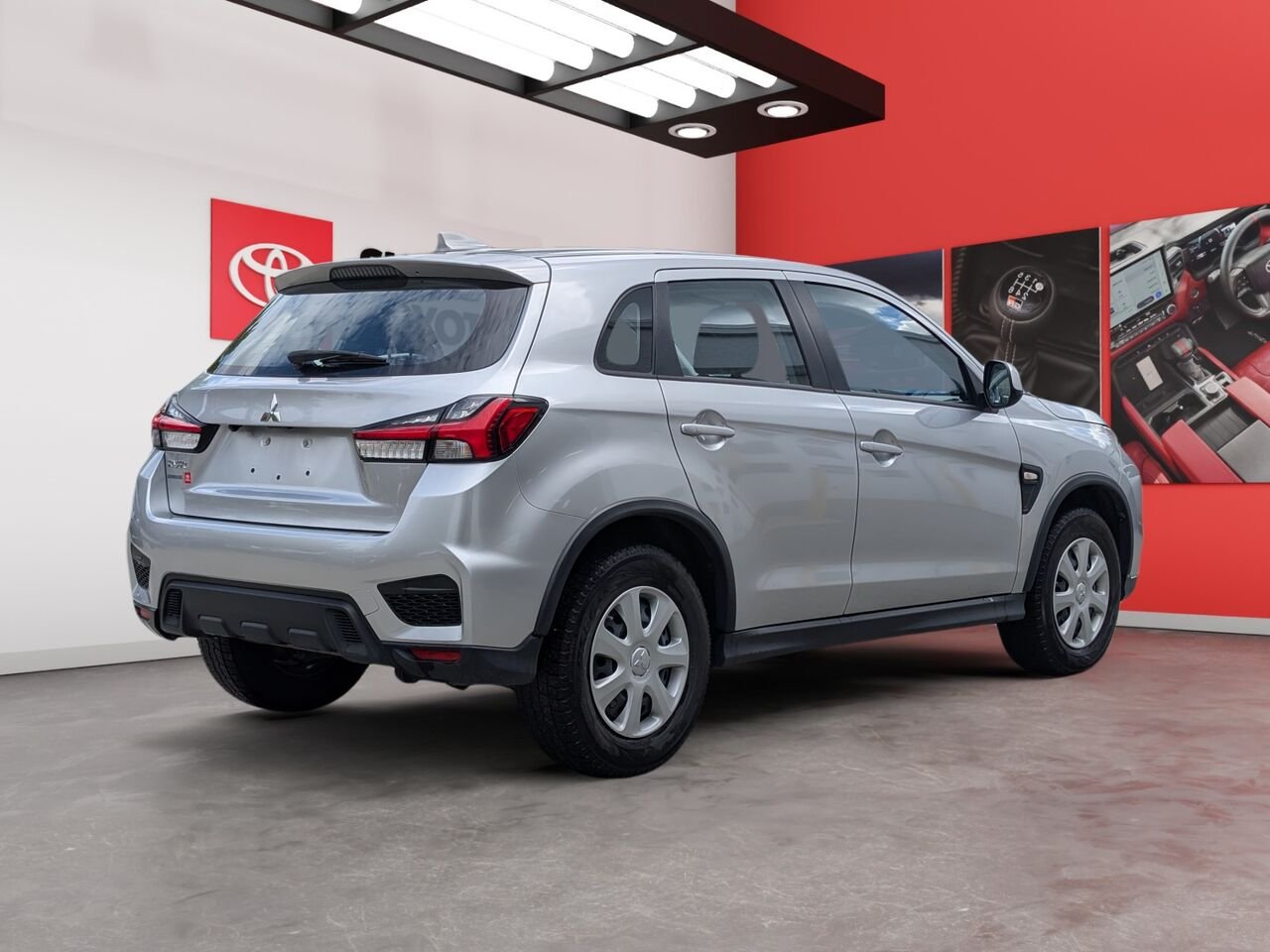 2024 Mitsubishi RVR JA4AHUAU1RU610057 Silver Sherbrooke - photo #3