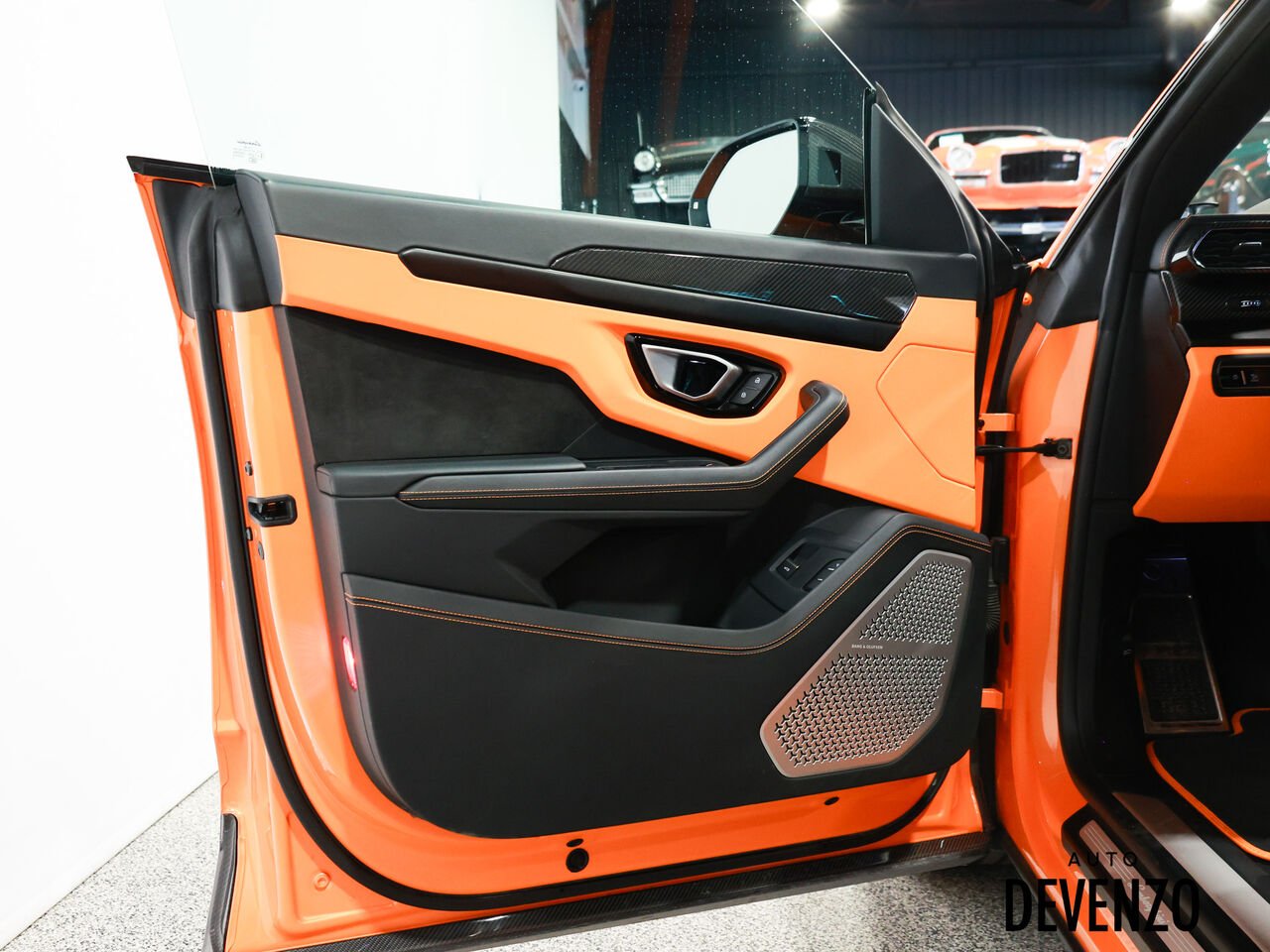 2023 Lamborghini Urus Orange Saint-Eustache - photo #15
