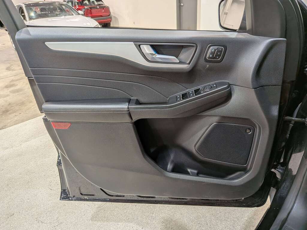 Ford Escape PHEV FWD 2024 Noir Val-David - photo #32