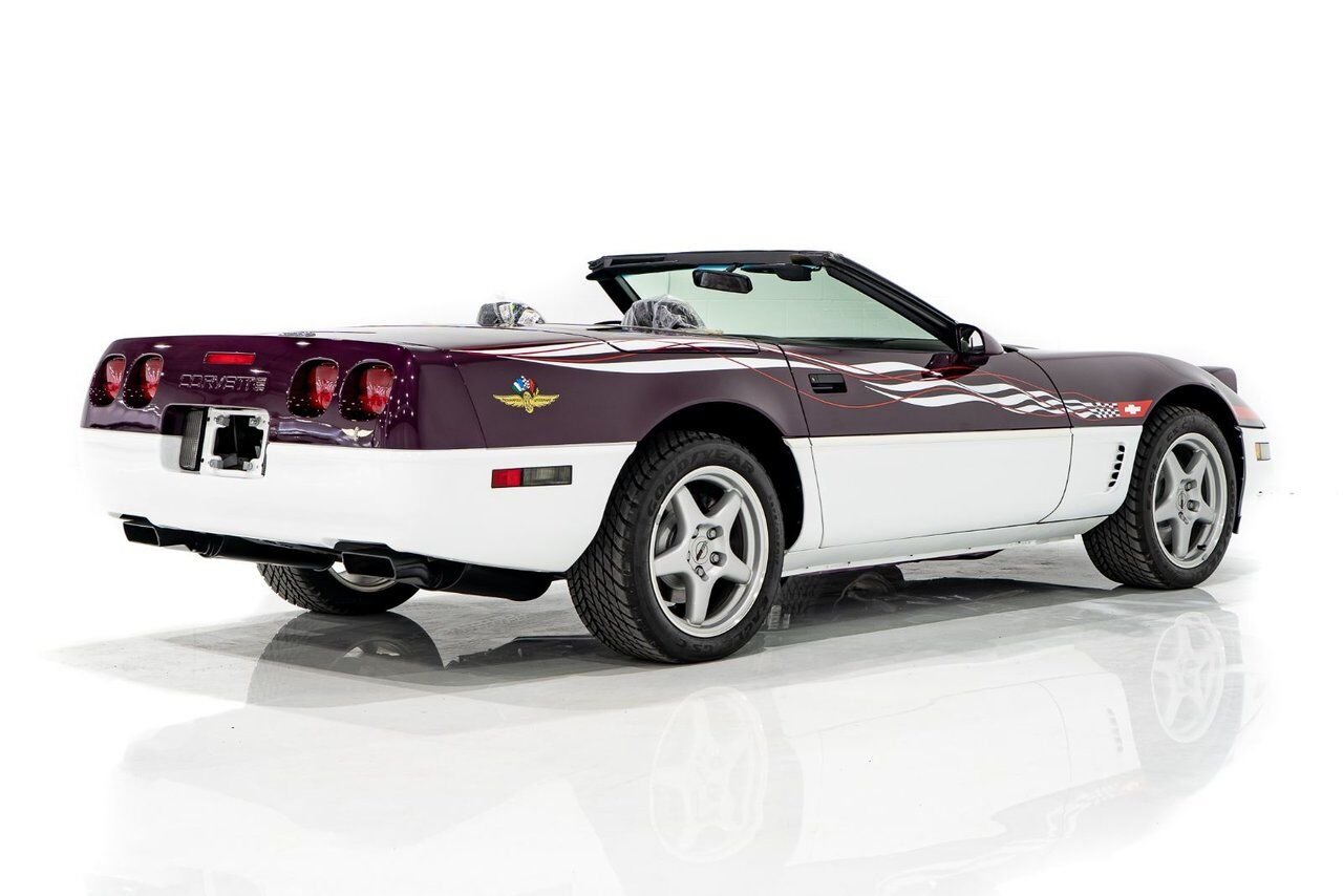 1995 Chevrolet Corvette *PRIX EN USD* RPO Z4Z PACE CAR PRESENTED IN DELIVERY PACKAGING WITH ONLY 192MILES (307KM) FROM NEW White Montreal - photo #6