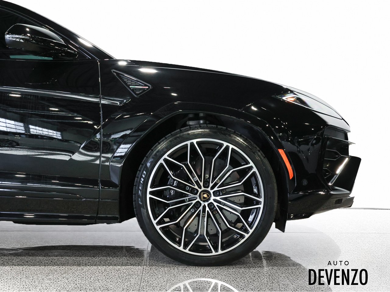 2025 Lamborghini Urus Black Saint-Eustache - photo #4