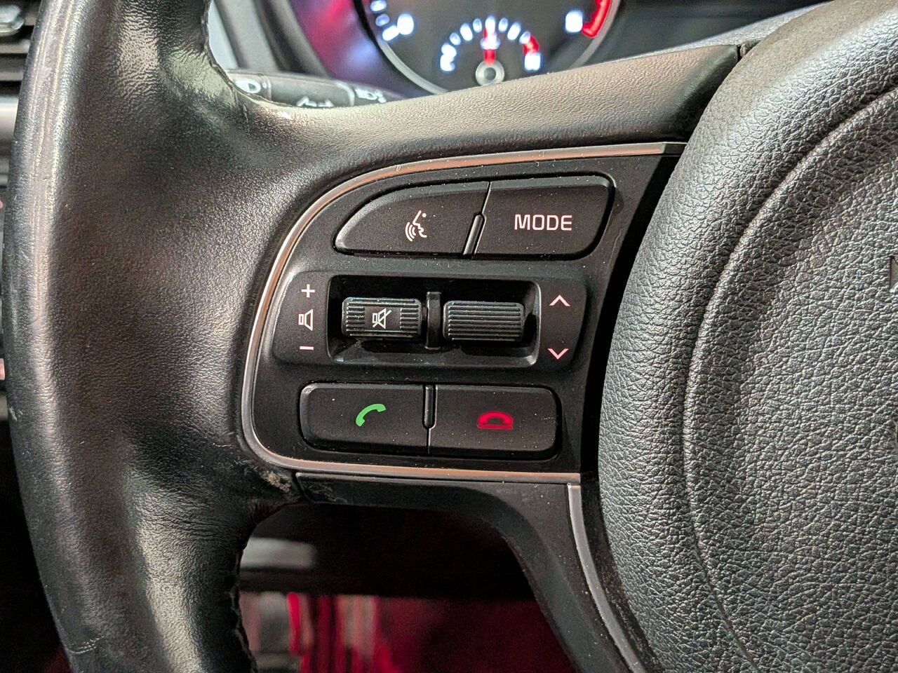 2018 Kia Optima LX Auto Red Val-David - photo #14