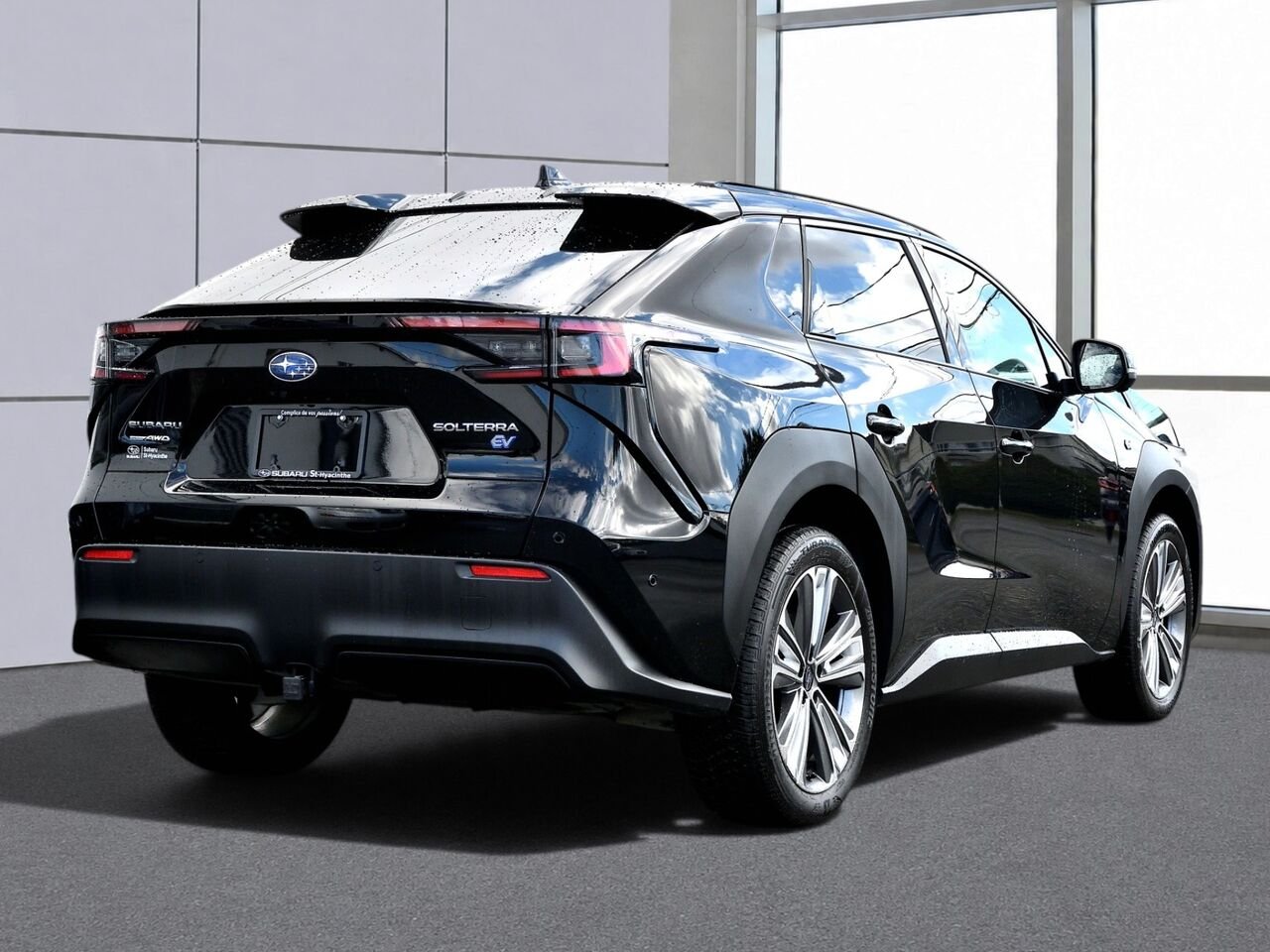 Subaru Solterra TI avec groupe technologie 2024 Noir Saint-Hyacinthe - photo #6