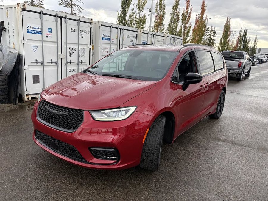 2026 Chrysler Pacifica Limited S Appearance Package 3.6L | Heated Seats Red