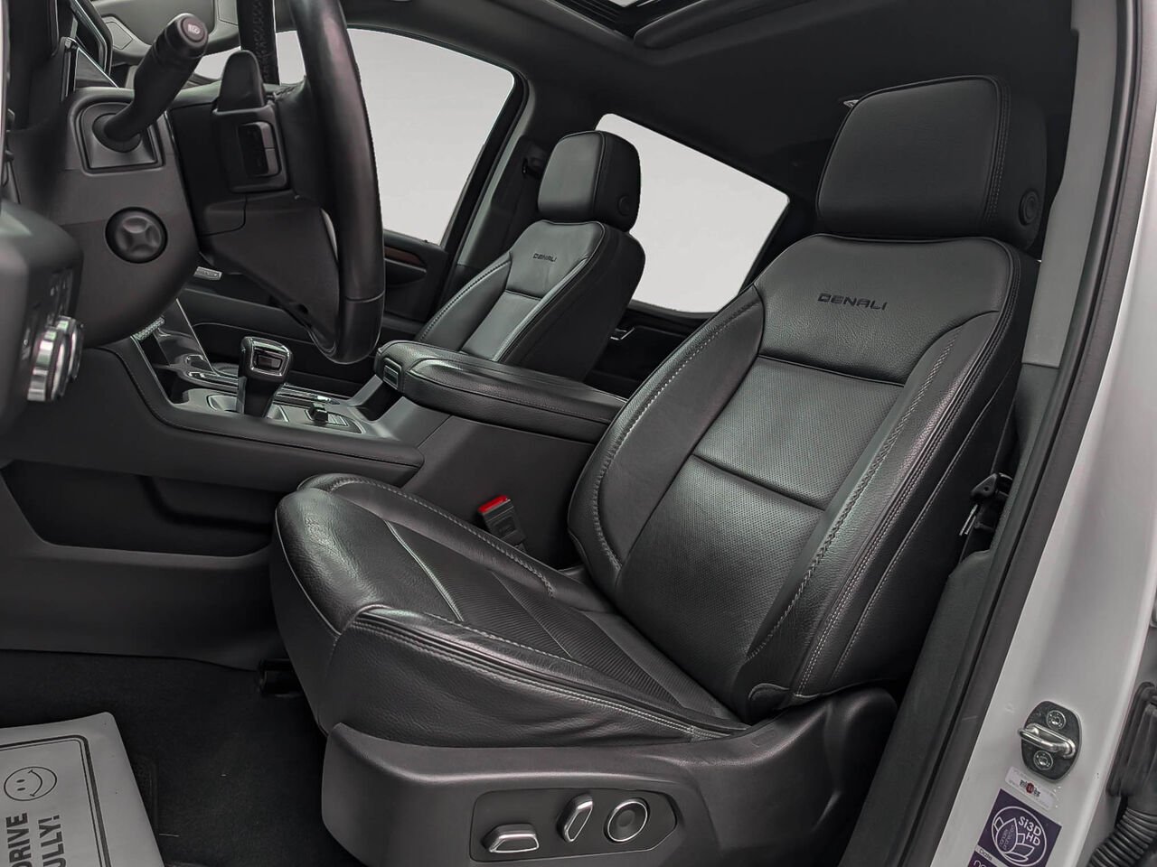 2024 GMC SIERRA 1500 4WD CREW CAB PICKUP Denali Toit Ouvrant Affichage Tête Haute Diesel White Sherbrooke - photo #10