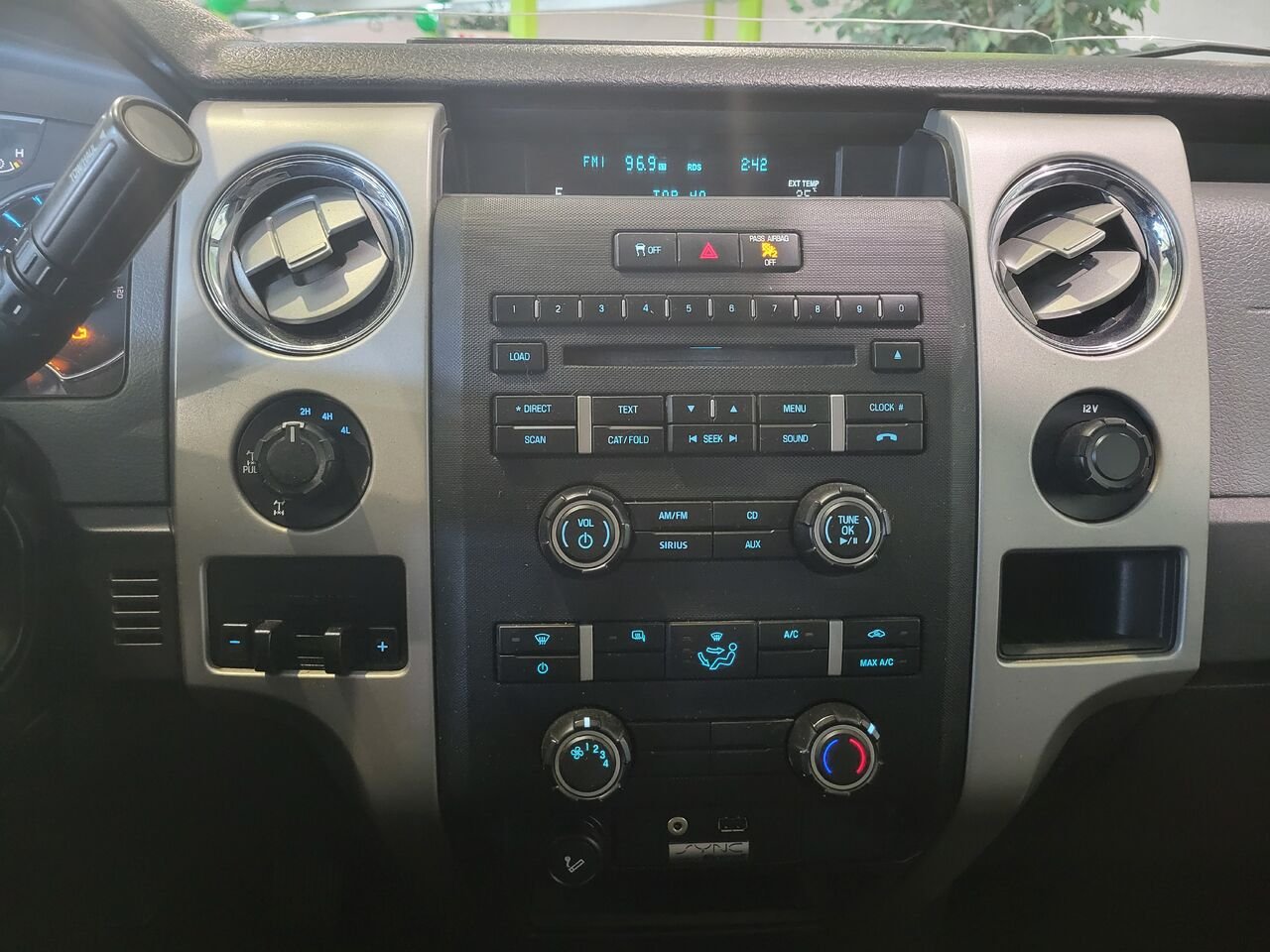 2012 Ford F-150  - photo #21