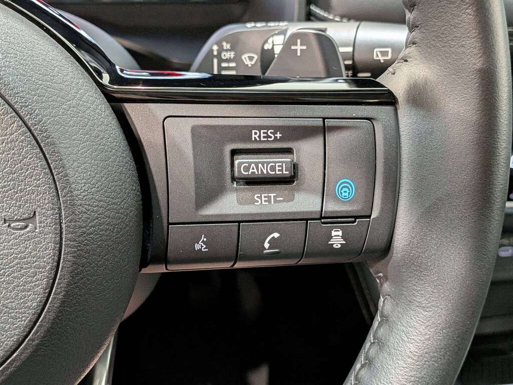2024 Nissan Rogue AWD Platinum White Val-David - photo #18