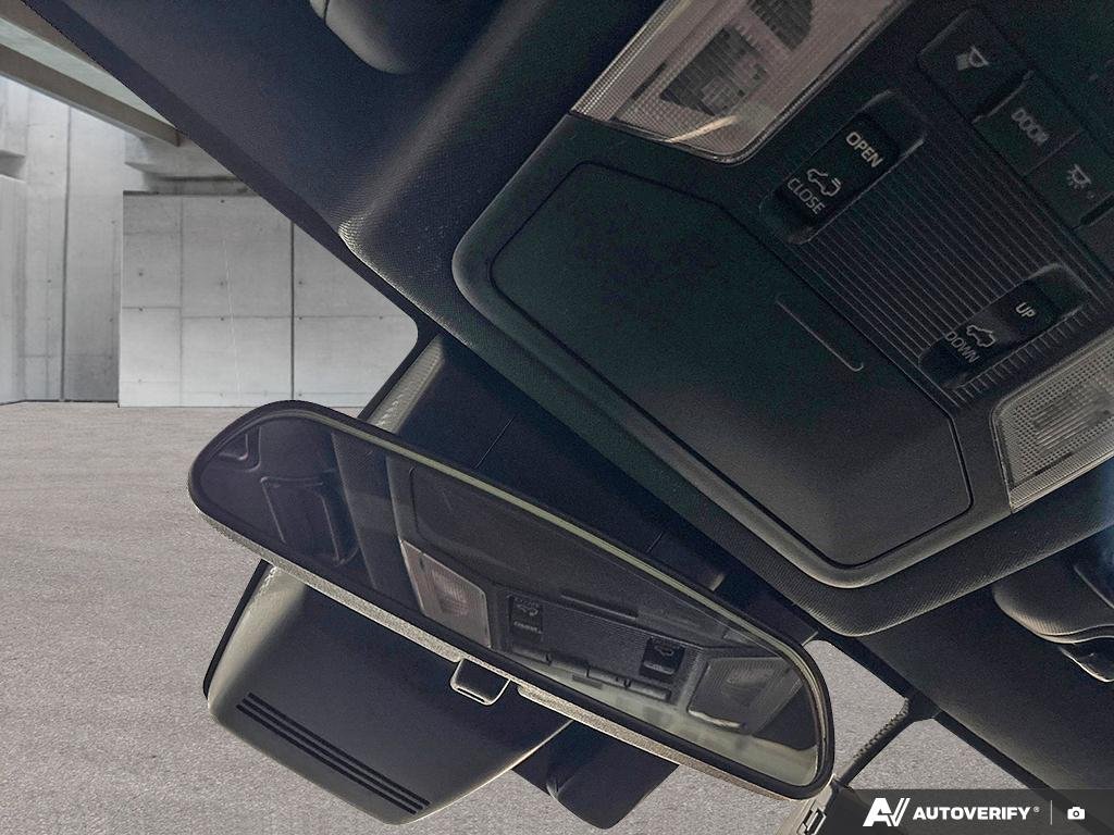 2022 Toyota RAV4 2602099A | Hybrid SE, well maintained, local trade Black Edmonton - photo #20