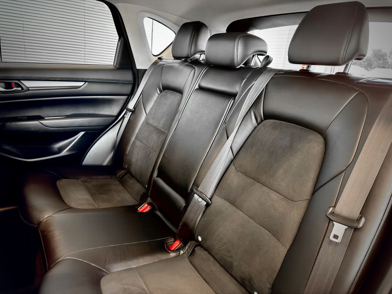 2022 Mazda CX-5 Black Notre-Dame-des-Prairies - photo #17