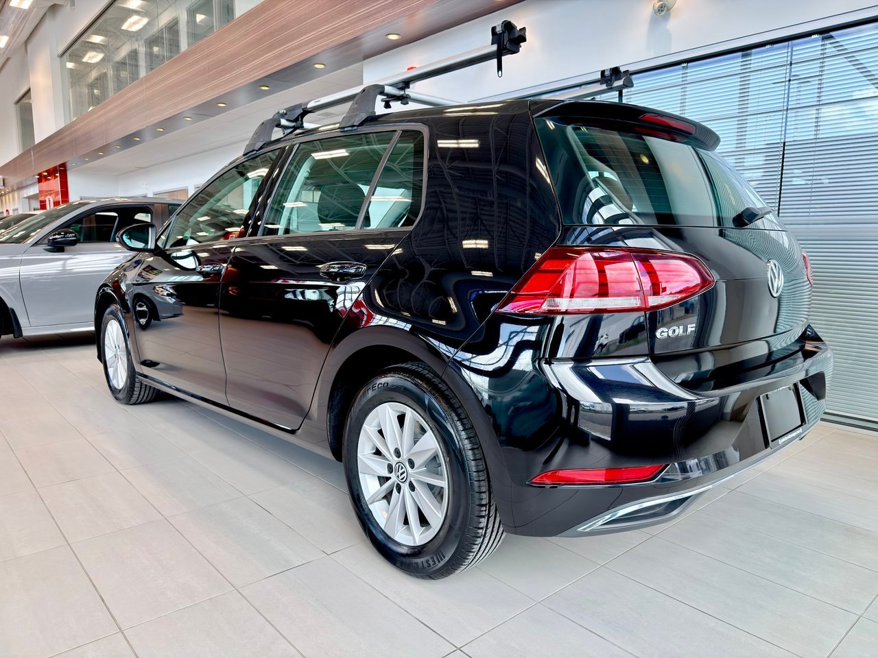 2019 Volkswagen Golf Black Notre-Dame-des-Prairies - photo #7