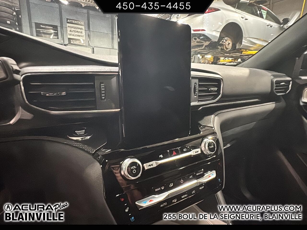 2023 Ford Explorer Black Blainville - photo #14